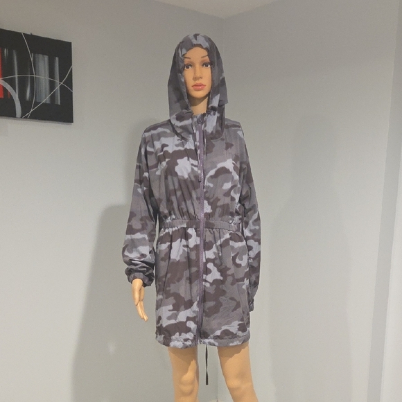 Zella Gray Camouflage Hooded Utility Jacket - Picture 1 of 8